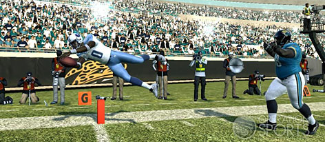 Vince Young dives for the TD in Madden 09