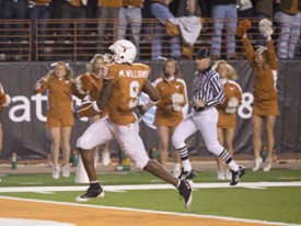 Texas WR Malcolm Williams broke the game open with a 68 yard TD catch. (Image: MBTF)